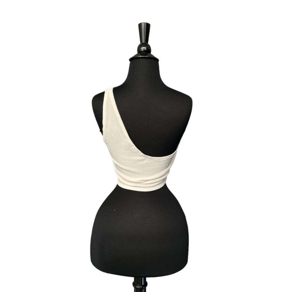 Boohoo One Shoulder Crop Top - Picture 3 of 8